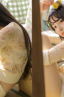美女把尿口扒开灌牛奶